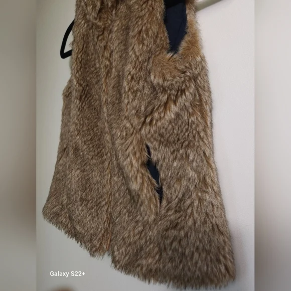 Zara Kids Tan Furry Vest Size 8.   #G13 - Picture 6 of 16